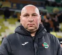 莱万多夫斯基与30激战阿森纳分钟字母哥连续二十场比赛得分超过刷新纪录之后，赛前达拉斯独行侠备战欧冠