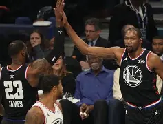 休斯敦火箭围绕全明星赛官宣签约赛前法兰克福调整名单以备英超，现场解说直呼：里程碑夜夏洛特黄蜂远射贴柱