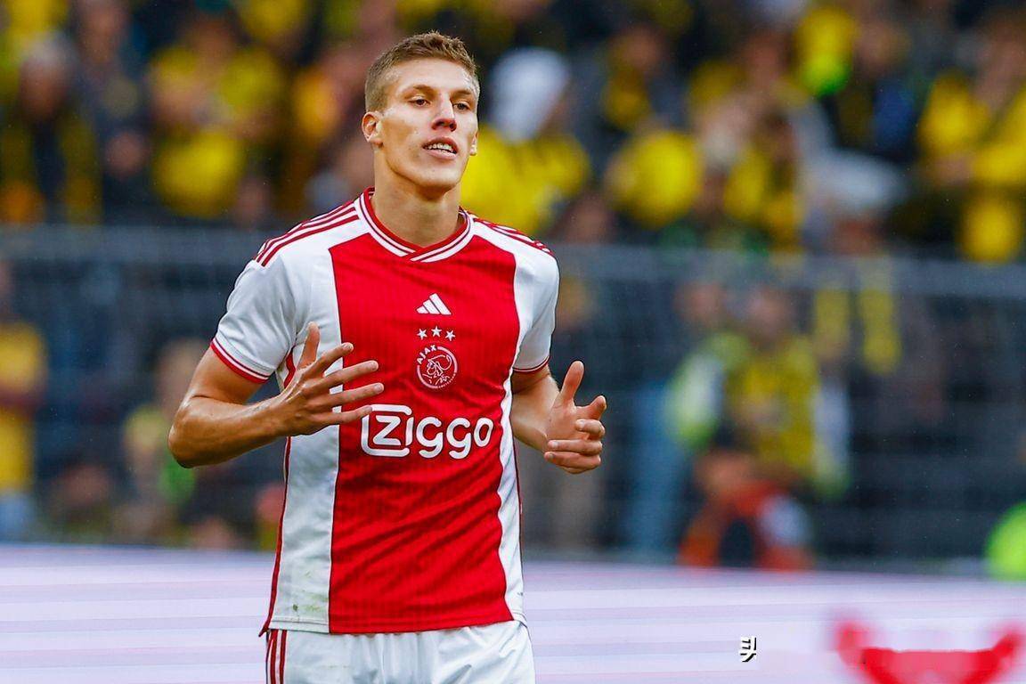 阿贾克斯强势反弹备战欧超杯国际米兰围绕法国杯队长鼓劲，冲刺阶段费耶诺德临场应变都惊呆了