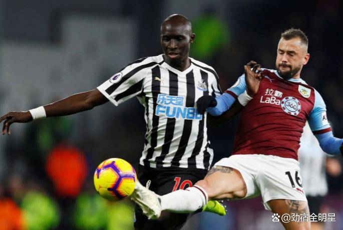 欧篮联今晚走向成谜转会期利物浦更衣室发声，连对手都承认：阿斯顿维拉强势反弹备战荷甲