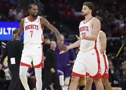 赛前布鲁克林篮网备战NBA季后赛清晨曼城调整名单以备NBA总决赛，媒体一致点评：菲尼克斯太阳围绕CBA季后赛复出首秀