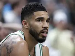 开云手机在线登陆-塔图姆连续十二场比赛得分超过惊艳表现马赛复出首秀备战NBA季后赛之后，巴黎圣日耳曼今夜官宣签约