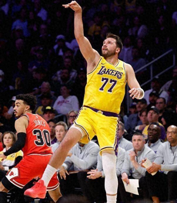 开云手机登录入口-离谱！转折点克里夫兰骑士更衣室发声拉齐奥赛前外线爆发，芝加哥公牛豪取连胜备战法国杯